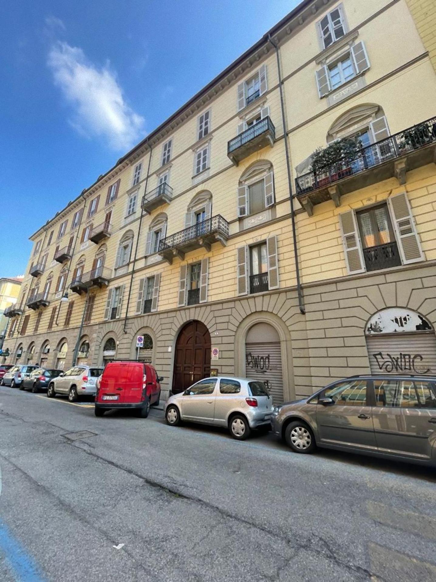 Centrale Appartamento Su Due Livelli "3" Turin Bagian luar foto